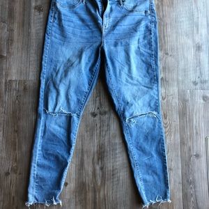 Women Destroyed Boyfriend jeans